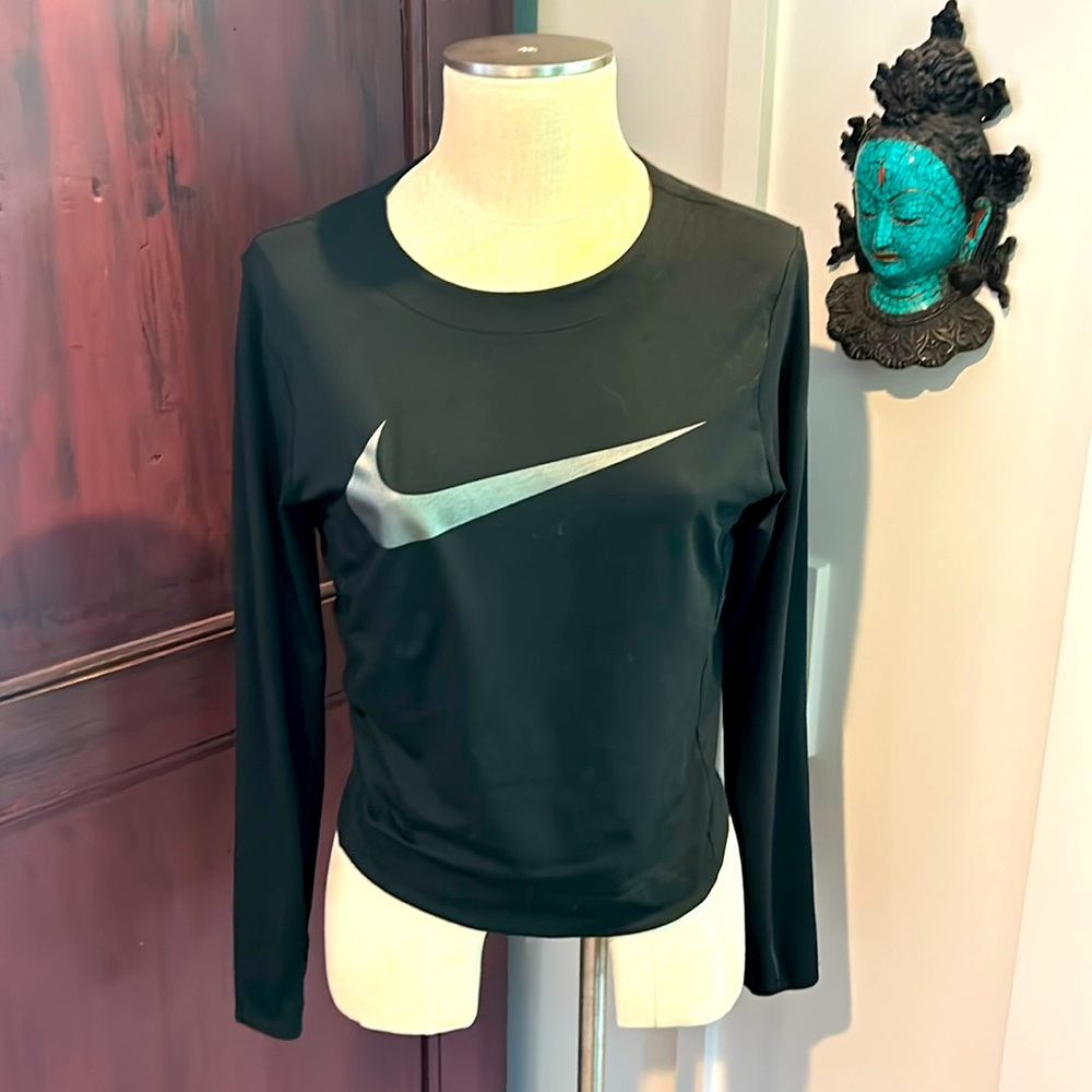 Nike high low workout top